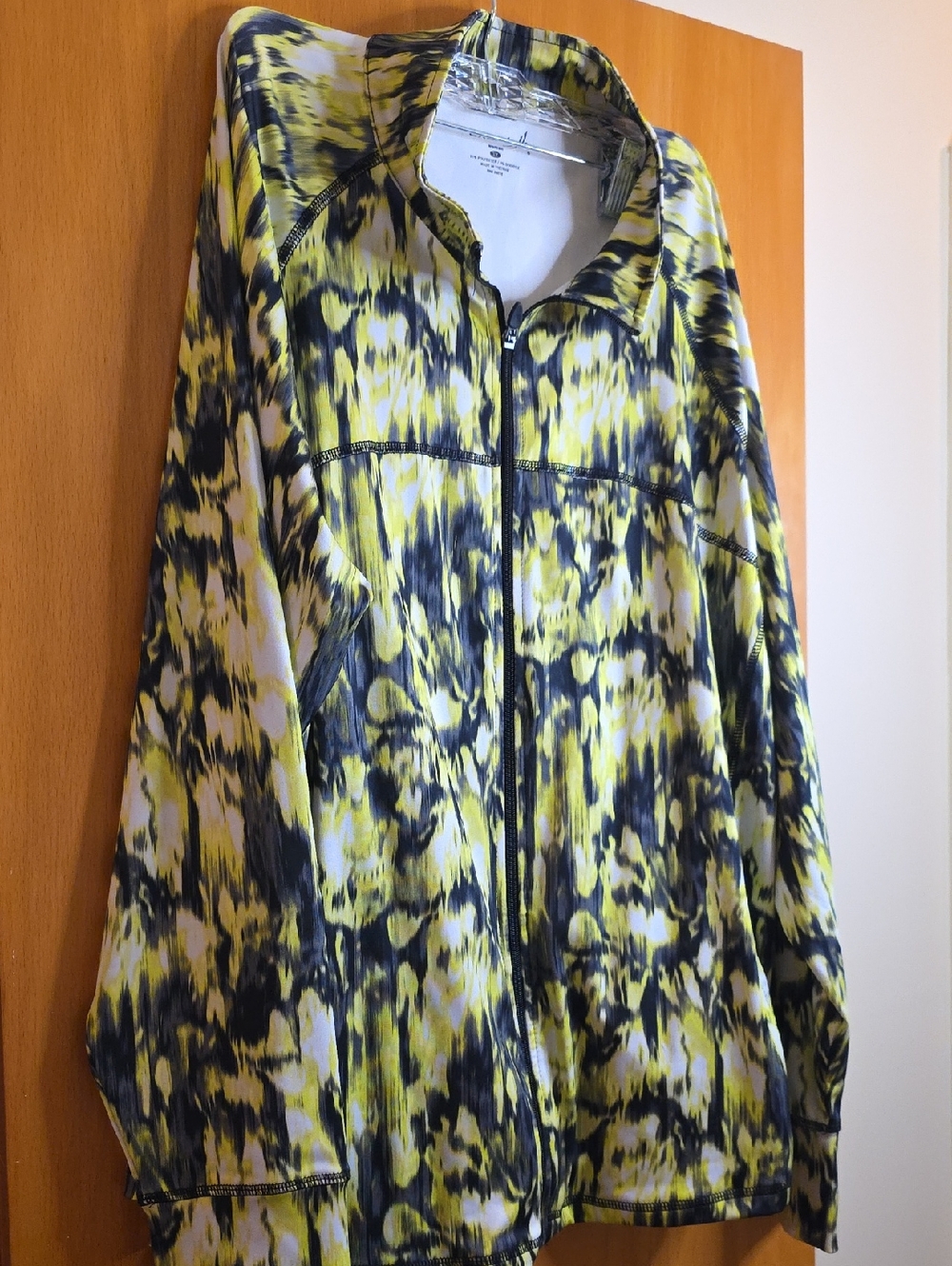Exertek Yellow and Black Printed Zip-Up Bomber Jacket